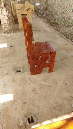 Foto 1 - A cadeira que vira escada